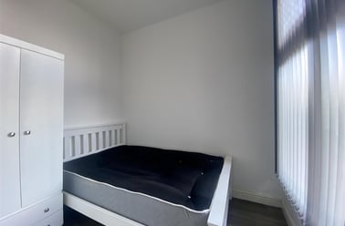 Derby Road, Lenton, Nottingham - Image 2